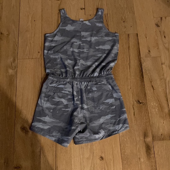 Grey Camo jumper size 14 girls - Picture 3 of 3